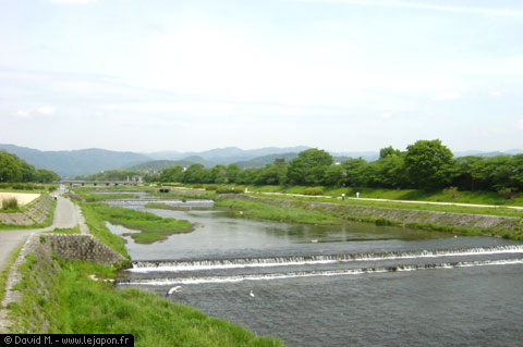 Rivière Shimogamo nishi dori à kyoto
