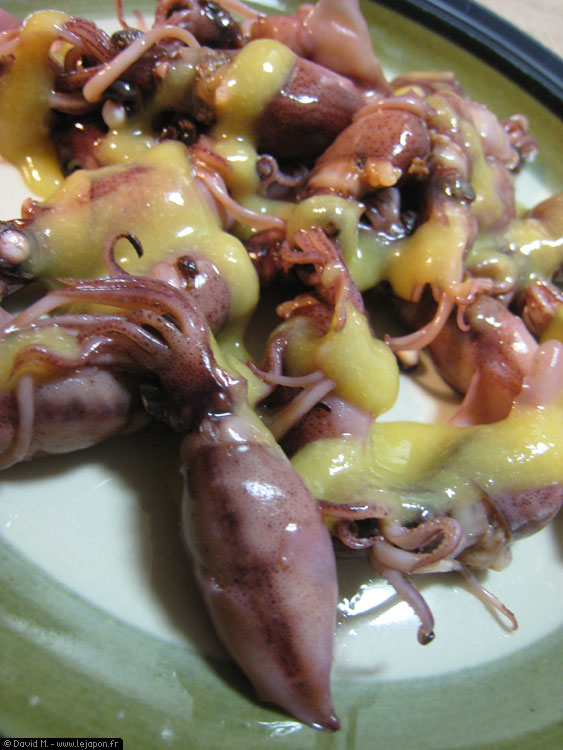 Minis calamars à manger entier au Japon