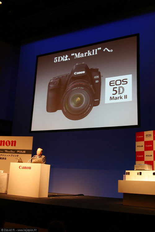 Annonce à Tokyo du nouveau Canon EOS 5D Mark II